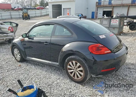 2015 Volkswagen Beetle 1.8T z USA, uszkodzony, nr VIN 3VWF17AT9FM608109